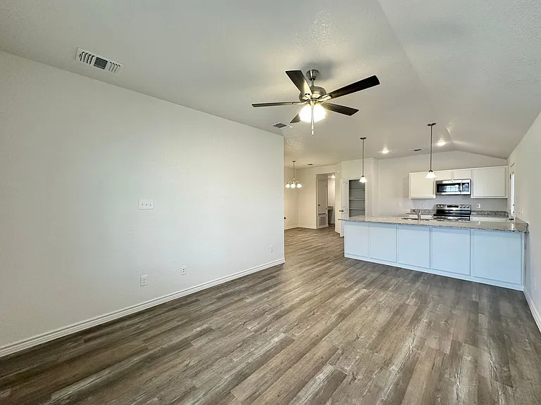234B Dolphin Dr — Photo 4