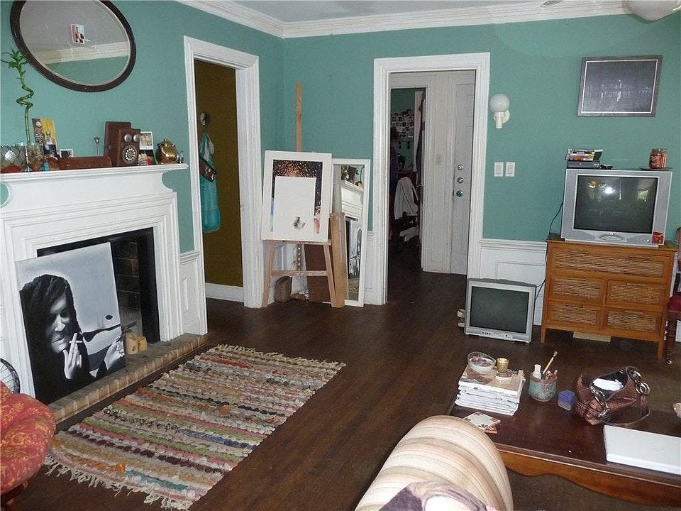 2nd image of 2609 San Pedro St APT A