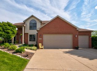 906 Joanne Dr, Minooka, IL 60447