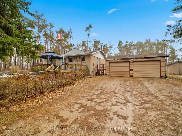 3149 Barrie Hill Rd, Springwater, ON L9X 1S8