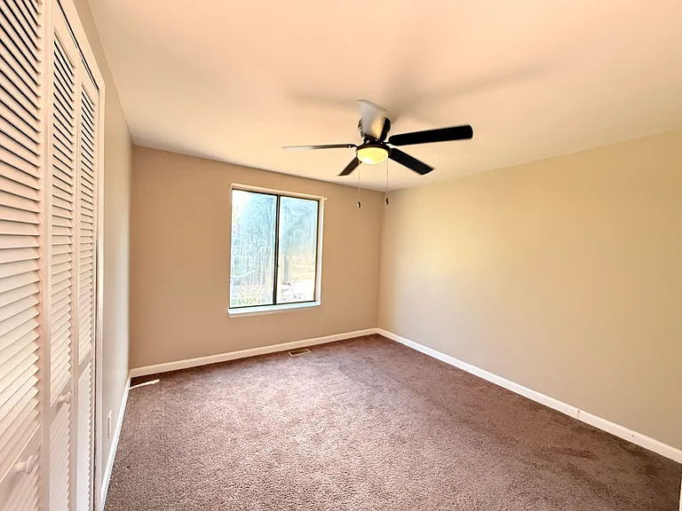 11849 Ontario Dr — Photo 28