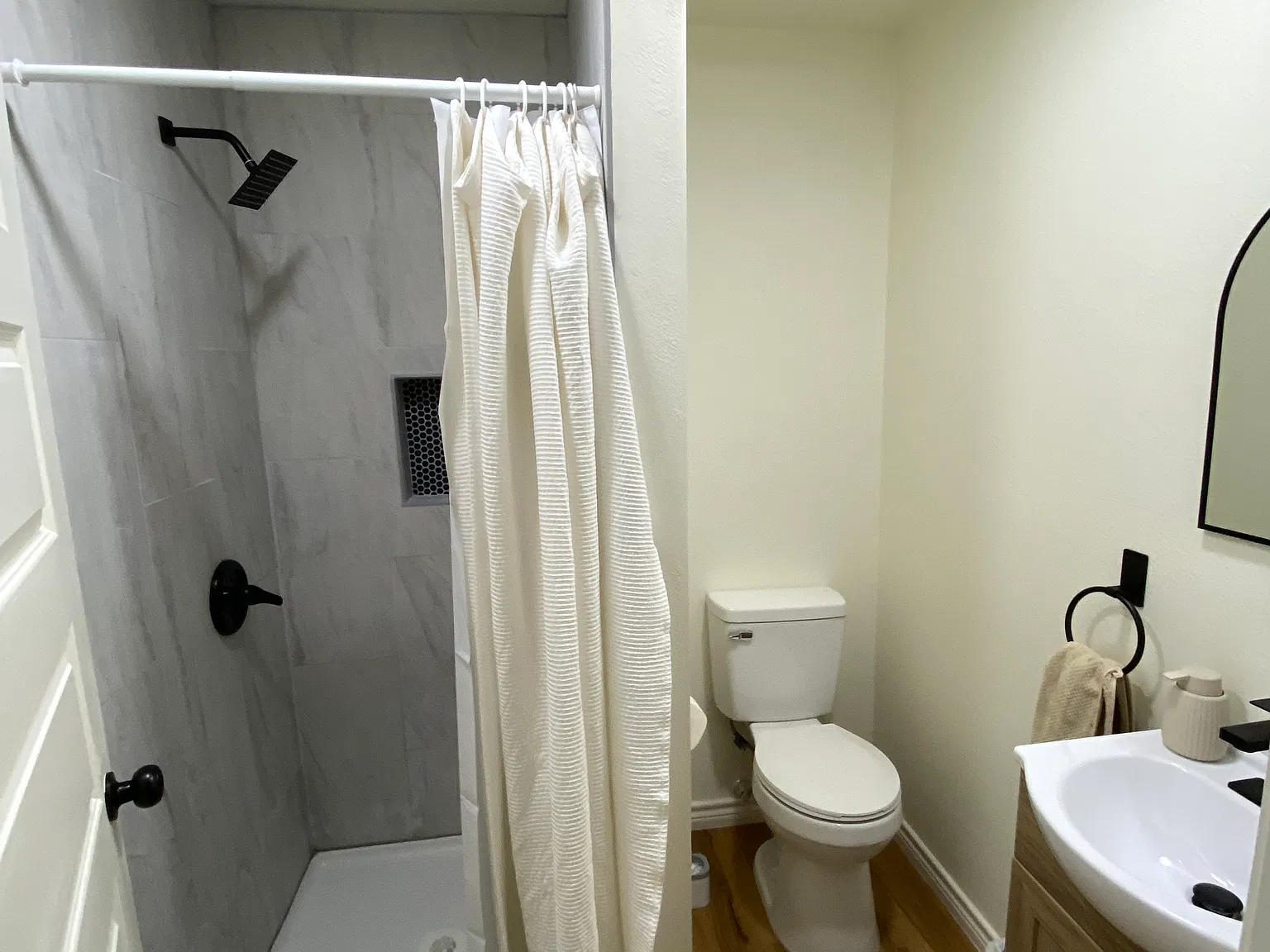 3 bed, 1188 sqft, $3,750 — Photo 4