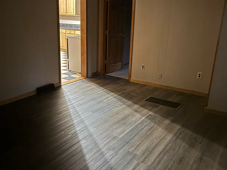2513 Denny Ave — Photo 4