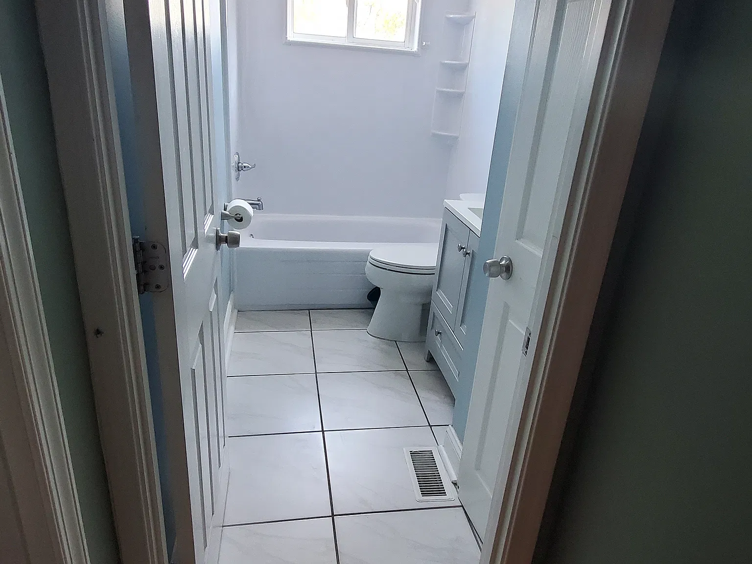 156 S Prospect St — Photo 2