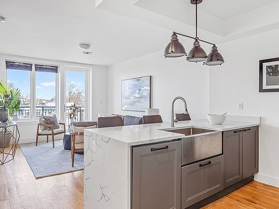 2nd image of 627 De Kalb Ave #5E
