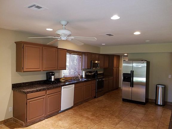 4th image of 2720 E Larkspur Dr