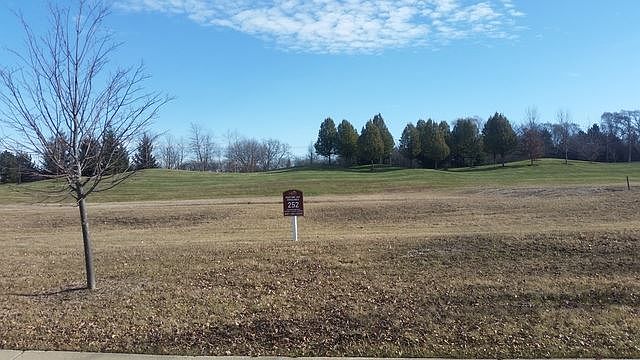 1st image of 73 Wood Oaks Dr