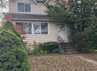 898 Lancaster Rd, Ridgefield, NJ 07657