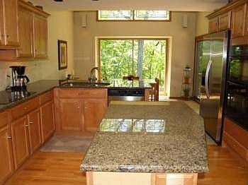 3rd image of 4086 Winterset Ln