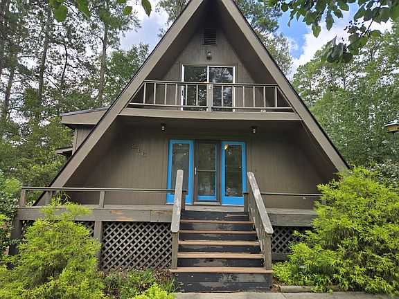 3rd image of 216 Pinecone Ave