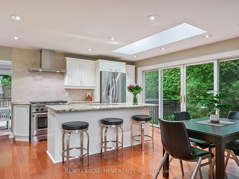 615 Vanessa Cres — Photo 11