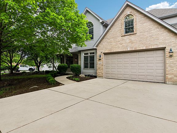 2nd image of 328 Ash Grove Ln