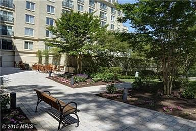 4th image of 5 Park Pl APT 125