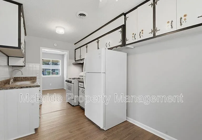 1918 Dunham Ct — Photo 8
