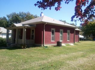 611 W 5th St, Junction City, KS 66441