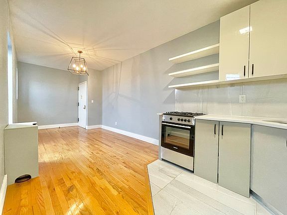 3rd image of 58 E 130th St APT 4B