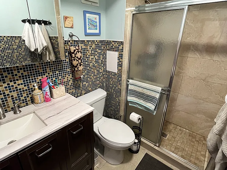 9731 N Fox Glen Dr #1M — Photo 6