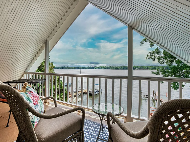 200 Mariners Pointe Rd — Photo 22