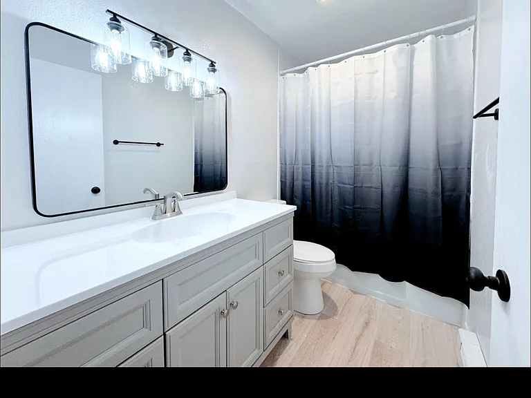 1703 McKinley Ave #2 — Photo 8