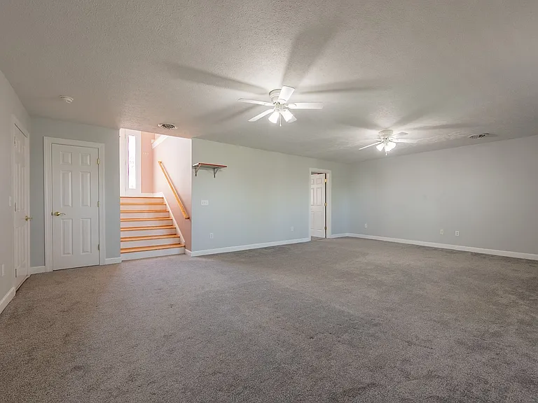 1701 Stratford View Dr — Photo 49