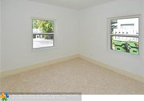 4th image of 421 SE 16th St APT 5