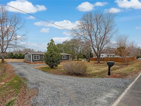 2nd image of 135 Hilton Rd