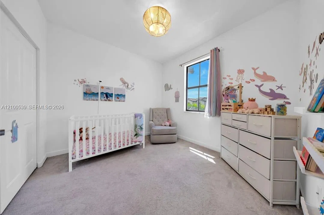 3 bed, 2.5 bath, 1442 sqft, $3,200 — Photo 2