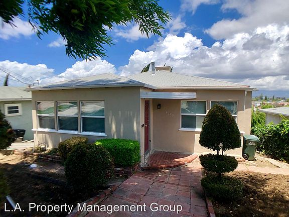 3rd image of 1005 Mooney Dr
