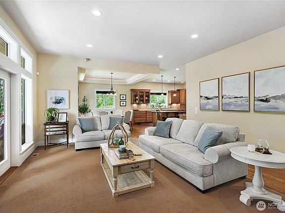 5th image of 102 140TH AVENUE NE
