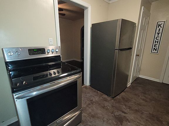 3rd image of 1621 Cherry Ave NE
