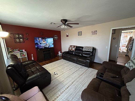 5th image of 1006 Magnolia St