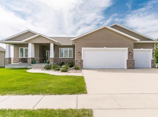 180 Driftwood Ln, Fairfax, IA 52228