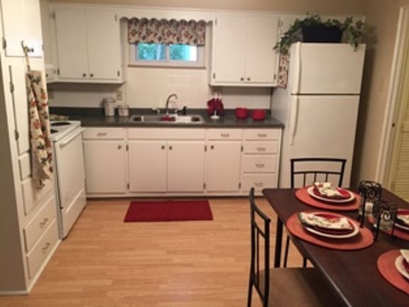4th image of 23 Carlin Dr