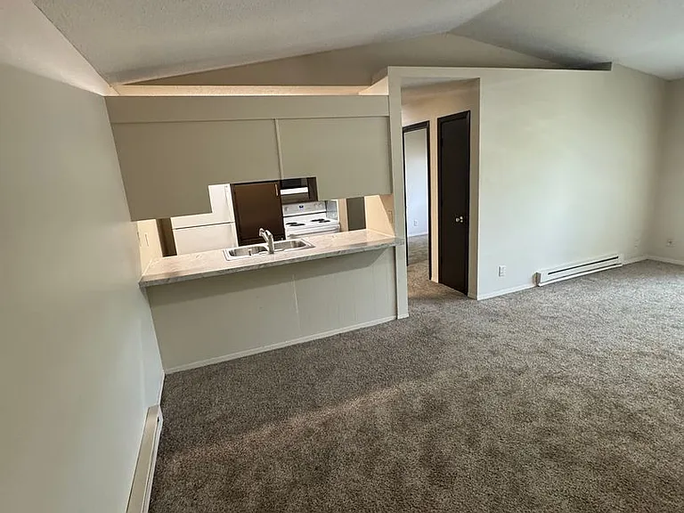 5201 S Union Street — Photo 31