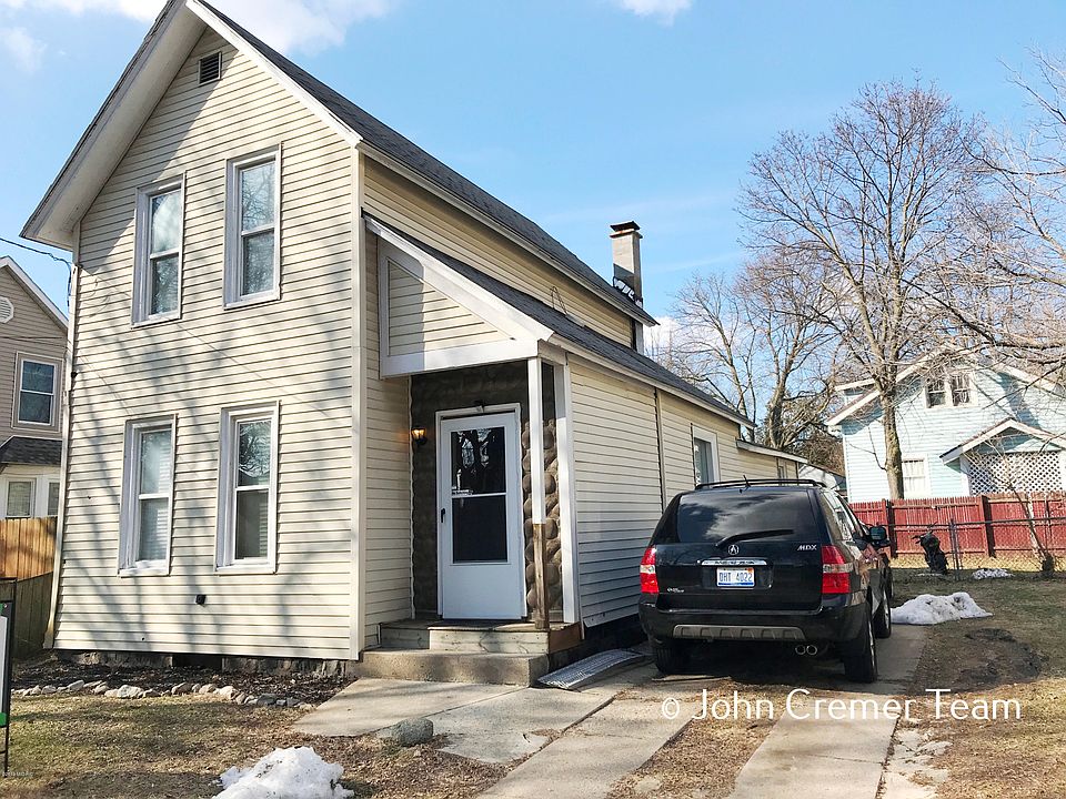 1st image of 37 Colfax St NE