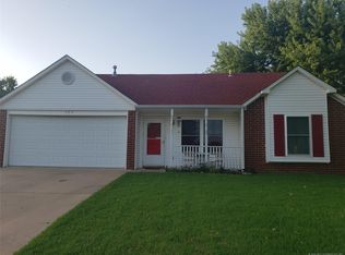 560 Buckingham Dr, Claremore, OK 74017