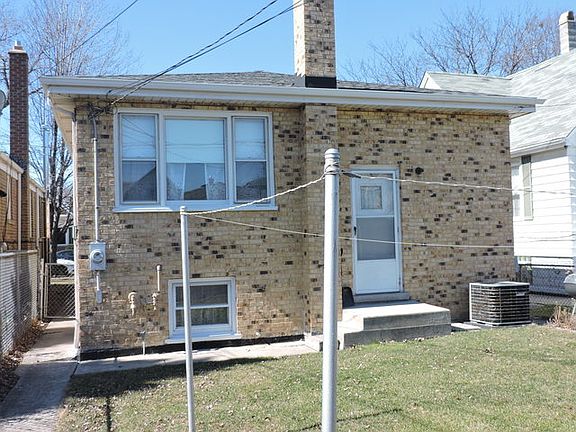 3rd image of 6049 S Kilbourn Ave #1