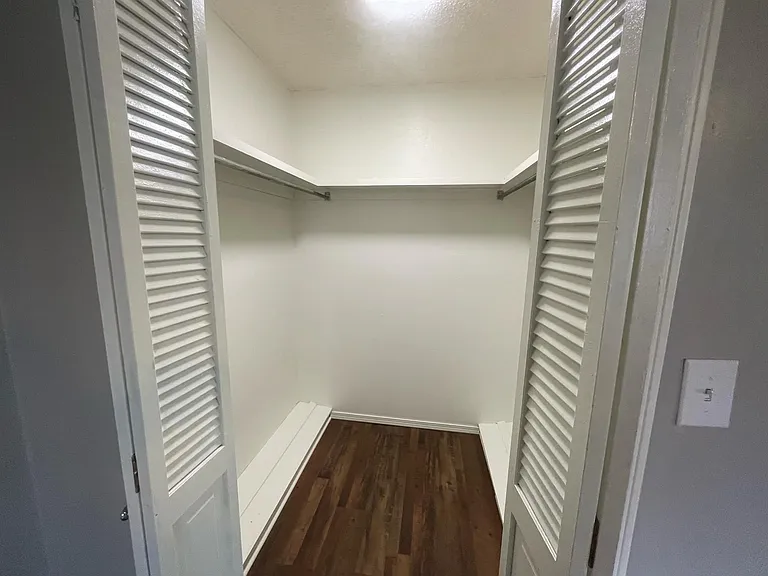 1252 S 27th Pl — Photo 23