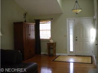 62 Falling Water Cir, Munroe Falls, OH 44262