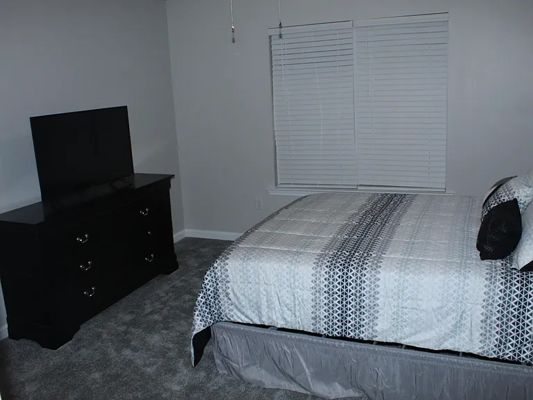 1802 Honeysuckle Way — Photo 35