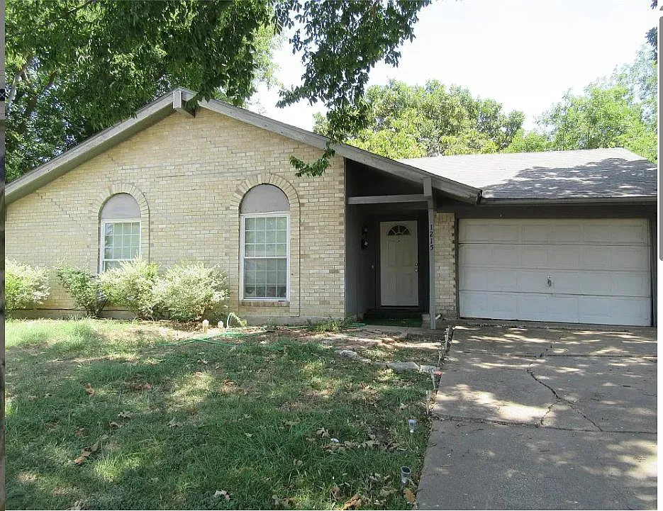 4 bed, 1270 sqft, $2,150 — Photo 1