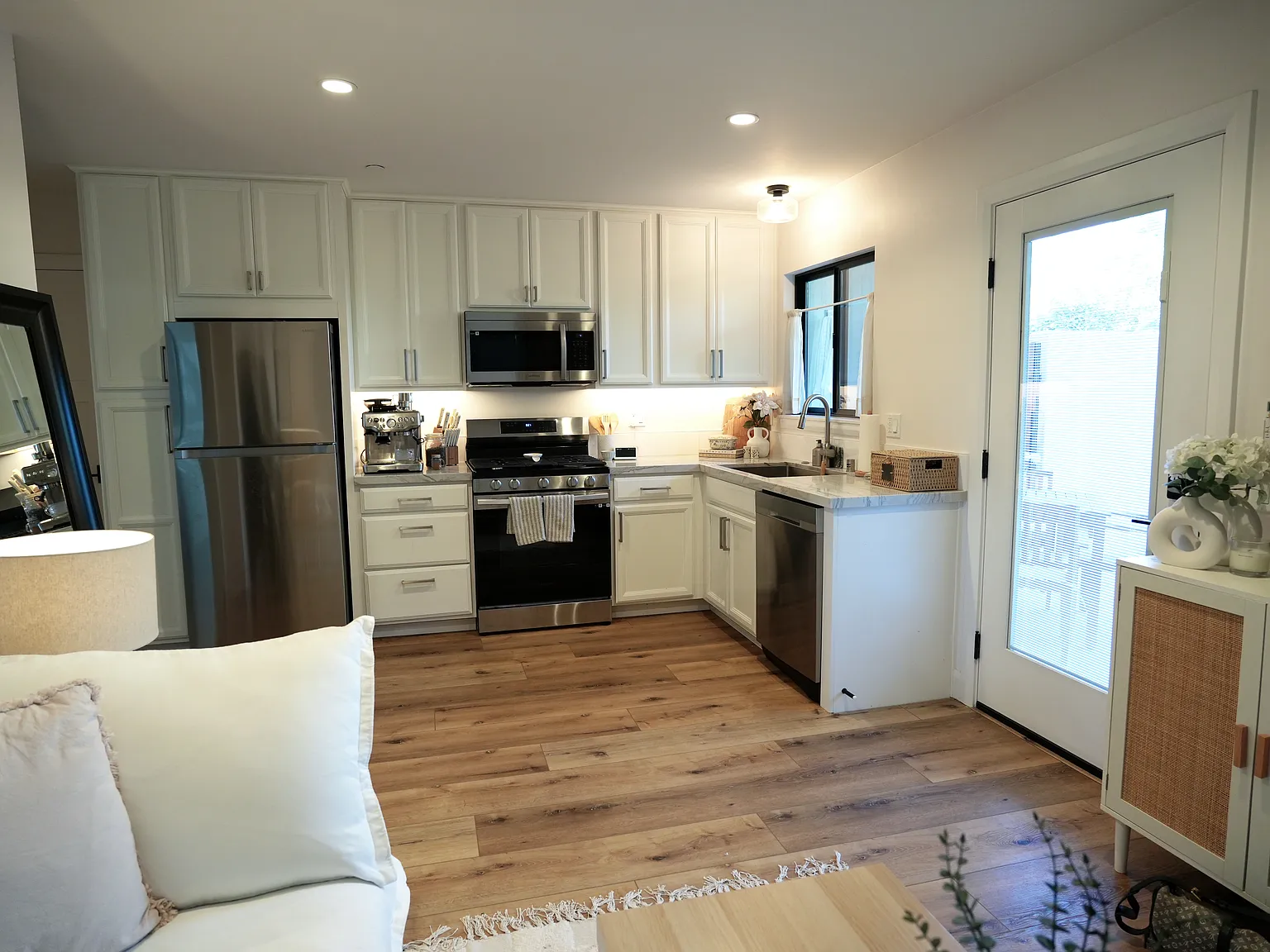 340 Sylvia St — Photo 2