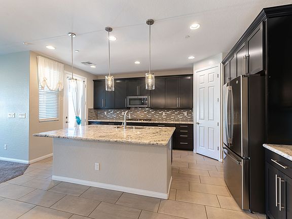 3rd image of 343 Silva Pl