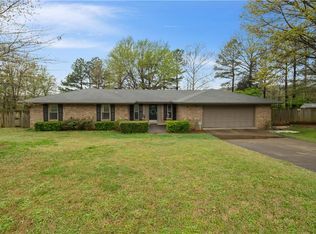 719 N Rockcliff Rd, Fayetteville, AR 72701