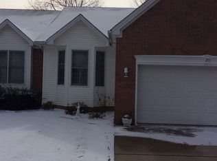 20 Village Dr W, Paducah, KY 42003