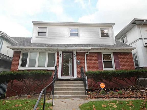 2nd image of 2209 S Garfield Dr