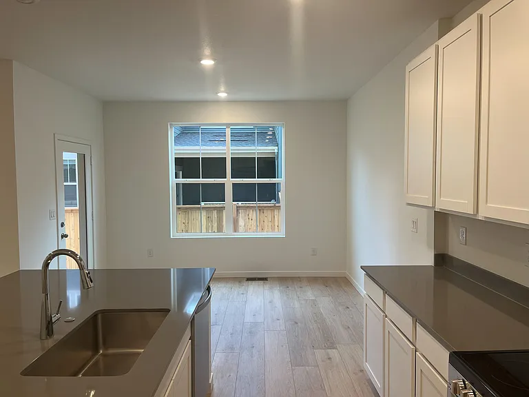 2268 Crescent Cir — Photo 5