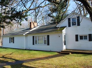 18133 Thorpe Rd, Chagrin Falls, OH 44023