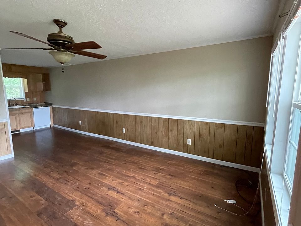 1st image of 150 W Edgewood Cir