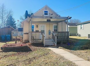 1106 Steinman St, Dixon, IL 61021